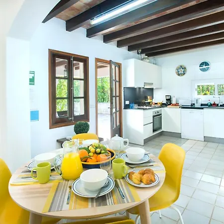 Puput By Vintage Travel * Pollenca